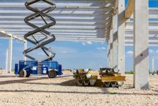 Scissor Lift Platform With Stretched Hydraulic System At Maximum